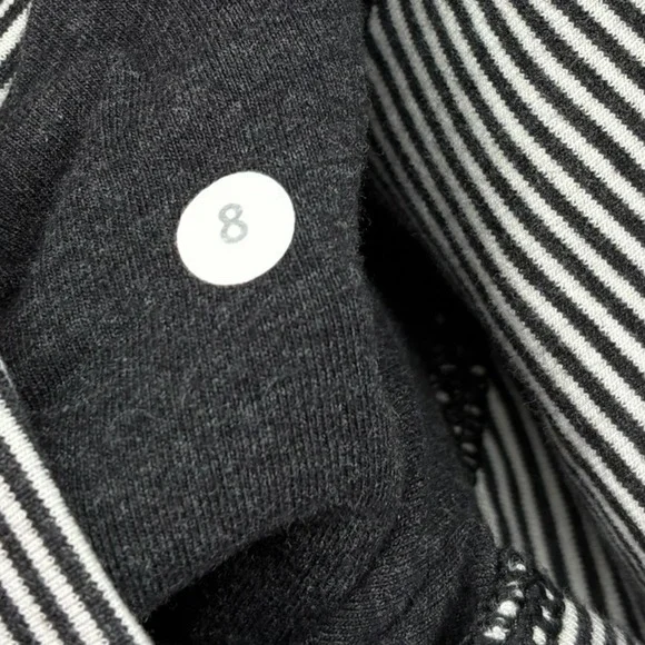 Lululemon Striped Full Zip Hoodie Women's Size 8 Black White Athletic EUC - Picture 5 of 5